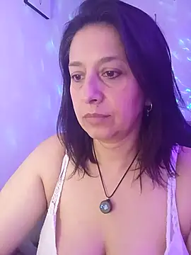camilalatti's Live Sex Cam Show