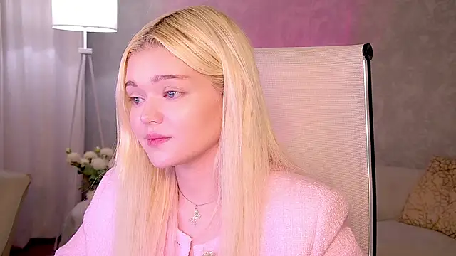 AdeleCartier – Naživo XXX chat