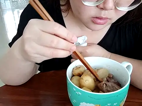 AngelwithEcupのライブXXXチャット