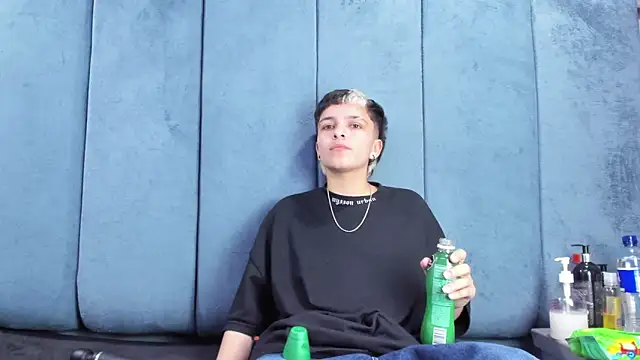 Megan_Thompson_ Live XXX-Chat