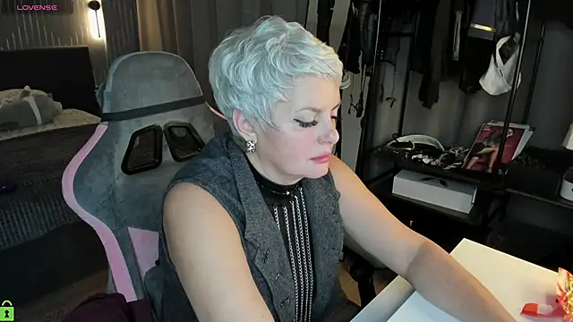 Linda_Zef1r Obrolan Langsung XXX