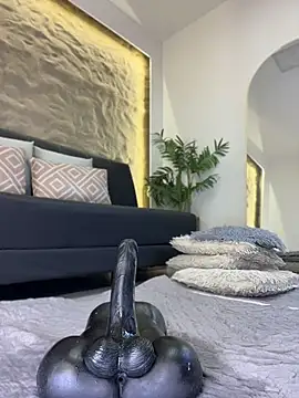 Isa__Blanc: онлайн-секс-чат