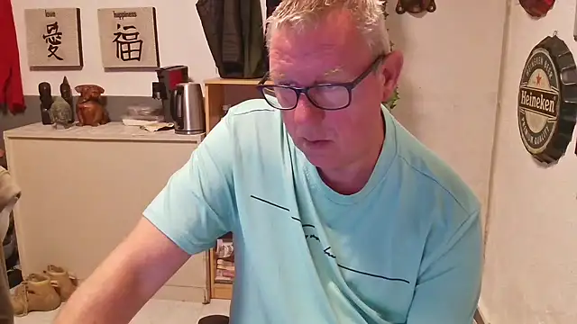 Dutch_Daddy Live XXX-Chat