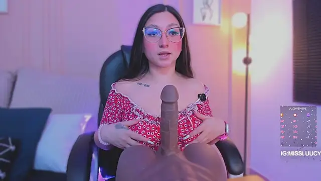 lucy_neil's Live XXX Chat