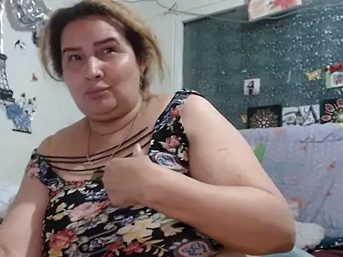 Perla1981-- élő XXX-chatje