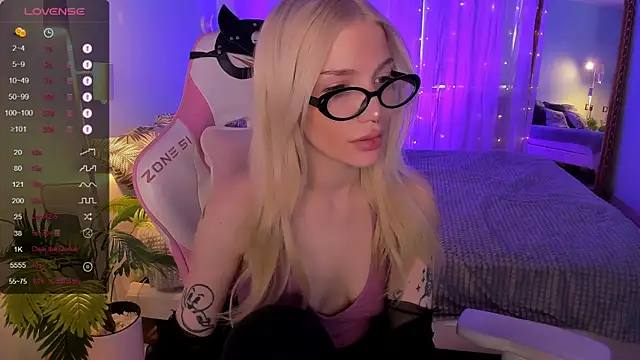 AnyaTaylor_ লাইভ XXX চ্যাট