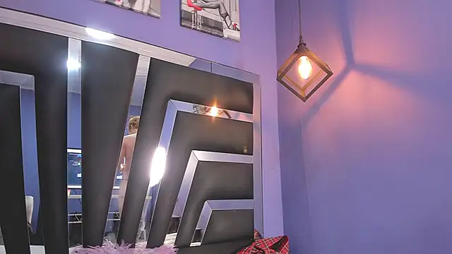 XXX chat uživo modela VeluniLiore