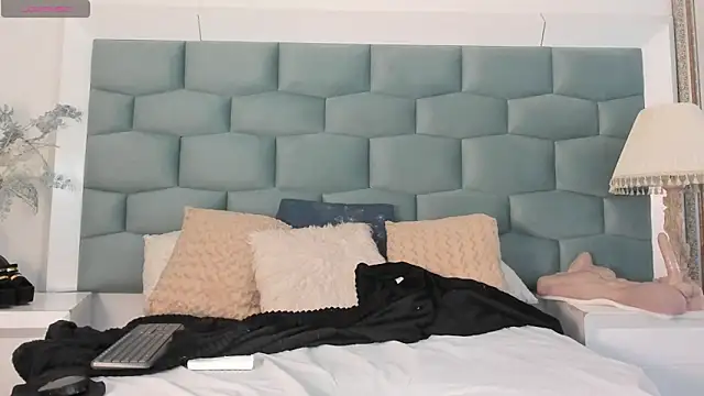 MiaMancini Chat XXX in diretta