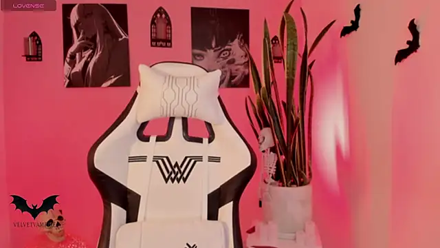 VelvetVampiree Adlı Modelin Canlı XXX Sohbeti