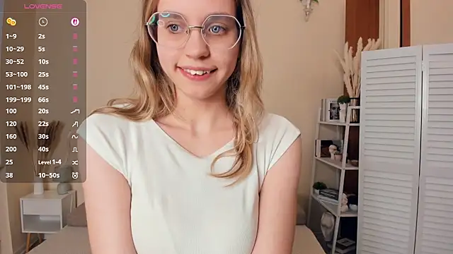 JoanBaggottn Live XXX chat