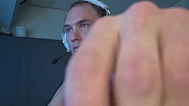 monty19cm Show Webcam