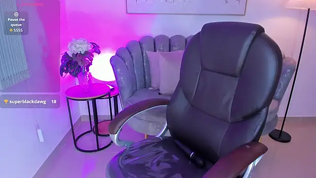 Chat XXX en directo de zharaa_fox