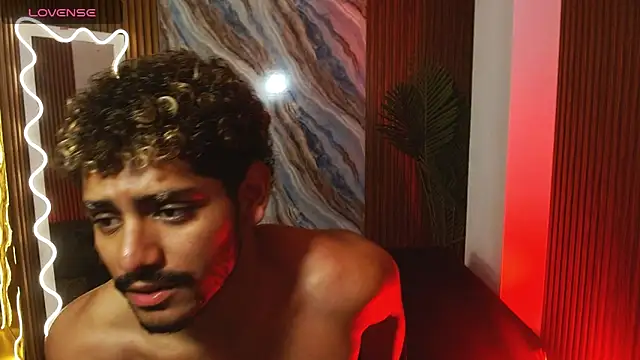 milo_tayn Webbikameraesitys