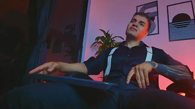 ALPHA_DOMINUS_ élő XXX-chatje