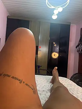 ju_muniz01's Webcam Show