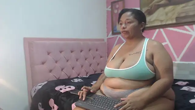 Doll_rihana's Live XXX Chat