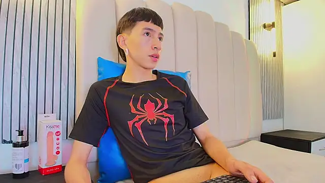 lian_cameron's Webcam Show