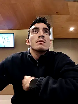 Živý XXX chat TommyMomentum