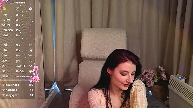 XXX chat uživo modela NicoleLuxe