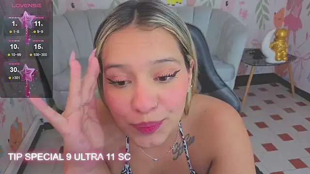 XXX chat uživo modela Paris09_v_