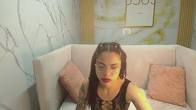 XXX chat uživo modela sara_1s