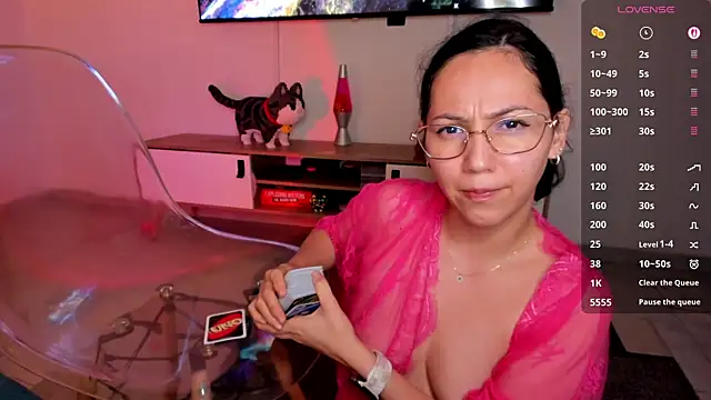 Chat +18 de Anyi_1 ao vivo