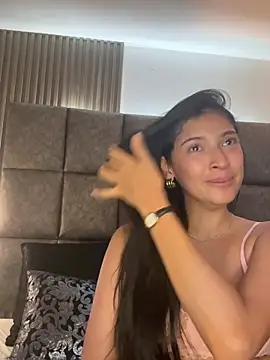 BrigitteVons: онлайн-секс-чат