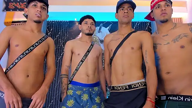 the_knights_of_the_night_: διαδικτυακό σόου στην κάμερα