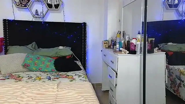 XXX chat uživo modela charlotte_077