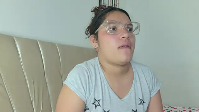 aly_n_sebas Adlı Modelin Canlı XXX Sohbeti