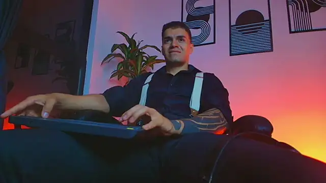 XXX chat uživo modela ALPHA_DOMINUS_