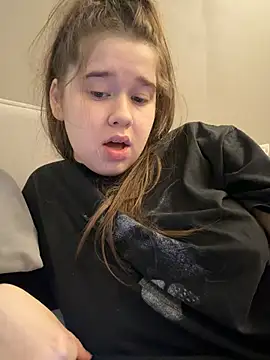 Chat XXX en directo de HornyGirlH