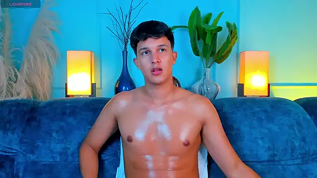 Leo_Savage_ 网络视讯表演