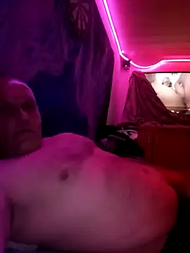 laller1979 Show in webcam