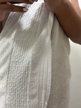 isabella1sexy Adlı Modelin Web Kamerası Şovu