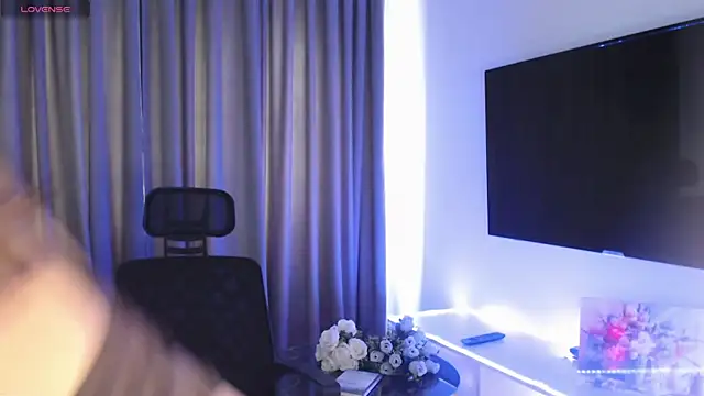 VeliaSai's Live Sex Cam Show