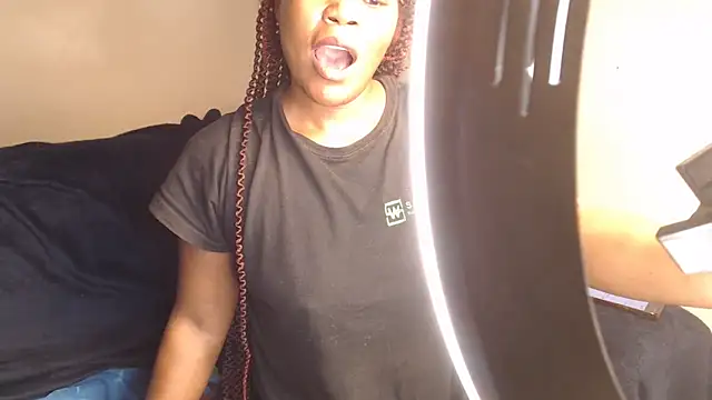 Kikie23's Live XXX Chat