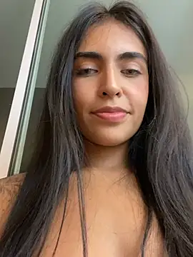 DaphneUwu's Live Chat Room