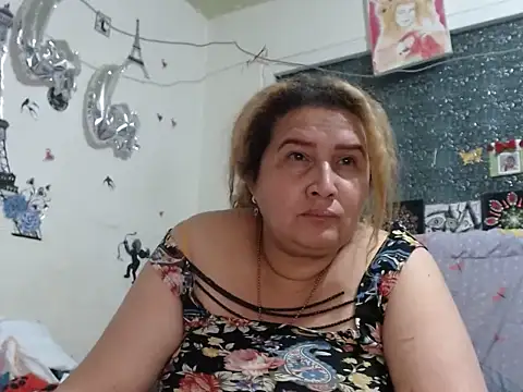 Perla1981-- Live XXX-chat