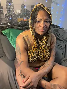 XXX chat uživo modela HaloRodeoLover2