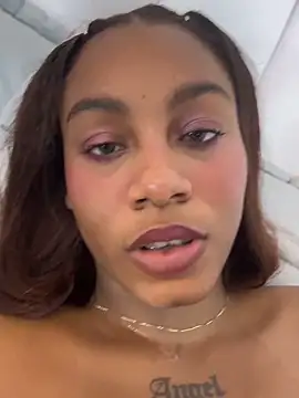 Show modela Sofia_Stanley na web-kameri