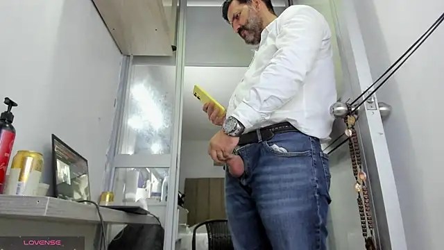 Maxi_thebig_daddy: вебкам-шоу