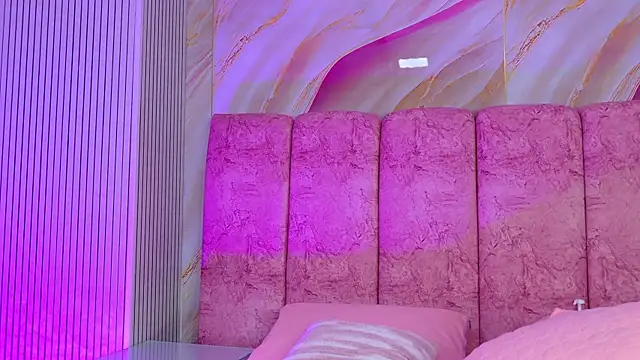 emmacurvyのライブXXXチャット