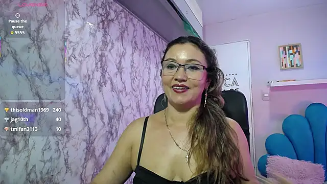 Czat XXX na żywo – noelia_milf19