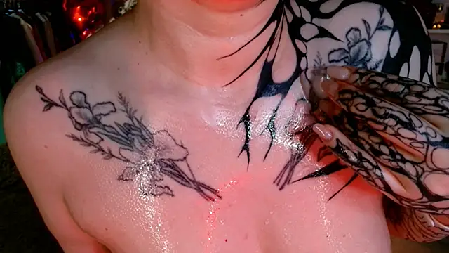 Ayla_Hicks: онлайн-секс-чат