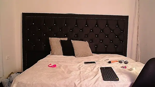 Chatroom XXX en direct de SabrinaVantress