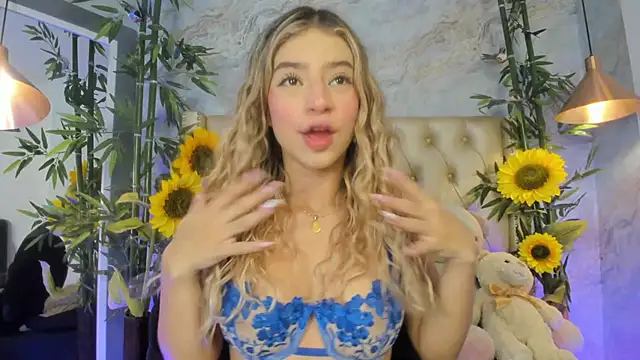 LittleeJaz's Live XXX Chat