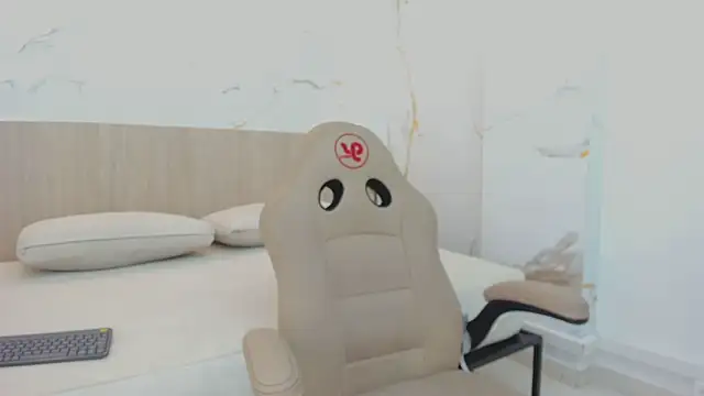 kylie_ward Adlı Modelin Web Kamerası Şovu