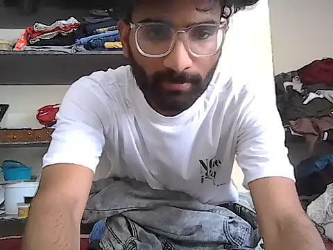 Pertunjukan Kamera Web Madhu08fm