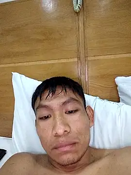 Show modela Peachysho na web-kameri